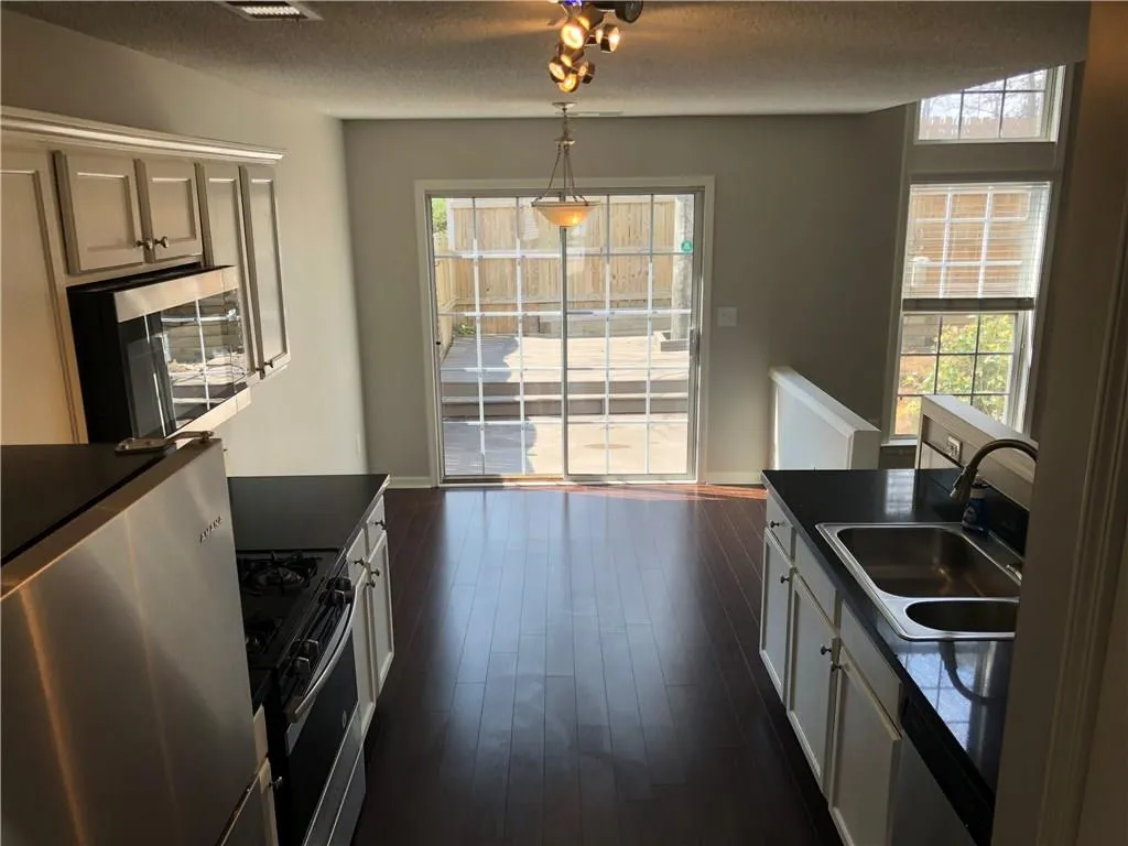 5052 Brighthampton Drive Se, Atlanta, Georgia 30339, 3 Bedrooms Bedrooms, ,2 BathroomsBathrooms,Residential,Sold,5052 Brighthampton Drive Se,5978016