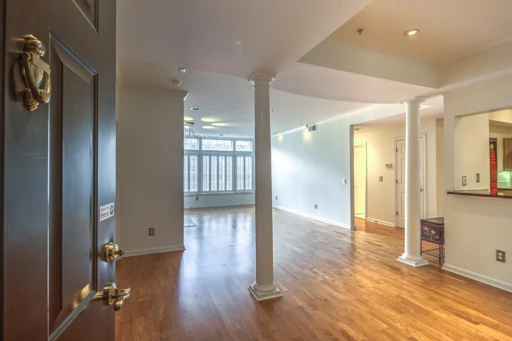 3636 Habersham Road Nw Unit 1208, Atlanta, Georgia 30305, 2 Bedrooms Bedrooms, ,2 BathroomsBathrooms,Residential,Sold,3636 Habersham Road Nw Unit 1208,5629895