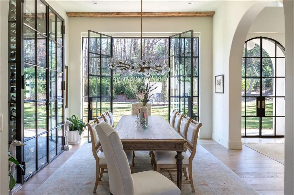 261 King Road Nw, Atlanta, Georgia 30342, 10 Bedrooms Bedrooms, ,9 BathroomsBathrooms,Residential,For Sale,261 King Road Nw,7684565