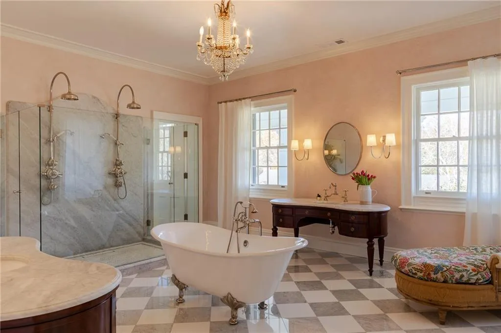 261 King Road Nw, Atlanta, Georgia 30342, 10 Bedrooms Bedrooms, ,9 BathroomsBathrooms,Residential,For Sale,261 King Road Nw,7684565