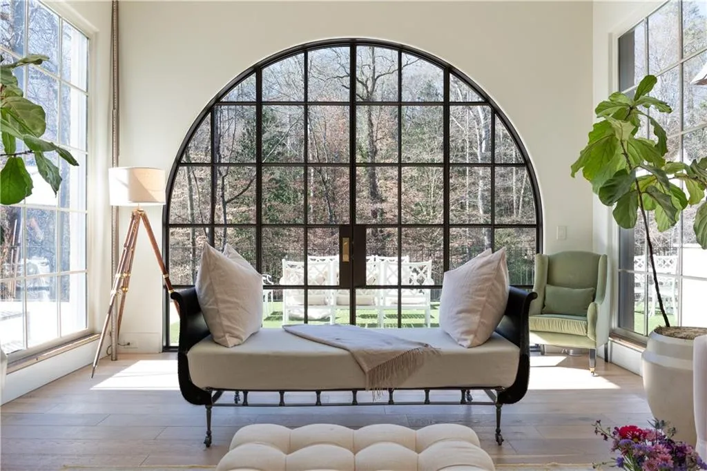 261 King Road Nw, Atlanta, Georgia 30342, 10 Bedrooms Bedrooms, ,9 BathroomsBathrooms,Residential,For Sale,261 King Road Nw,7684565