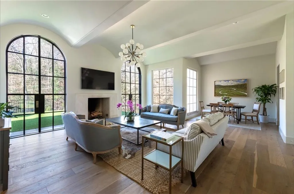 261 King Road Nw, Atlanta, Georgia 30342, 10 Bedrooms Bedrooms, ,9 BathroomsBathrooms,Residential,For Sale,261 King Road Nw,7684565
