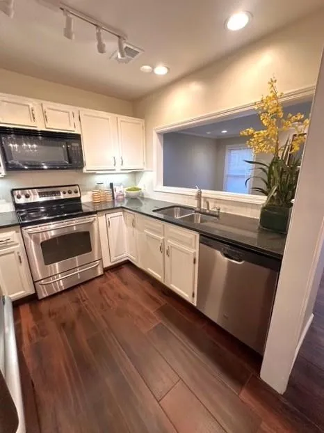 706 Abingdon Way, Atlanta, Georgia 30328, 1 Bedroom Bedrooms, ,1 BathroomBathrooms,Residential,Sold,706 Abingdon Way,7701877