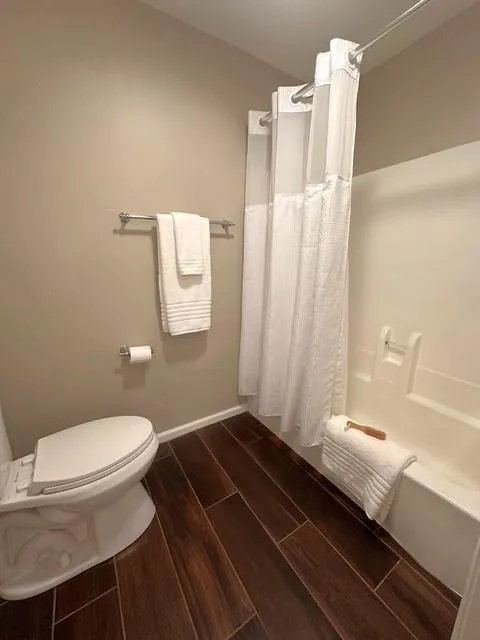 706 Abingdon Way, Atlanta, Georgia 30328, 1 Bedroom Bedrooms, ,1 BathroomBathrooms,Residential,Sold,706 Abingdon Way,7701877