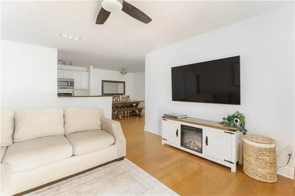 6204 Santa Fe Parkway, Atlanta, Georgia 30350, 2 Bedrooms Bedrooms, ,2 BathroomsBathrooms,Residential,Sold,6204 Santa Fe Parkway,7576380