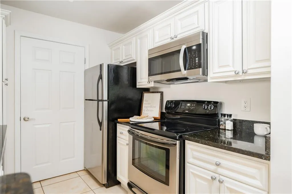 6204 Santa Fe Parkway, Atlanta, Georgia 30350, 2 Bedrooms Bedrooms, ,2 BathroomsBathrooms,Residential,Sold,6204 Santa Fe Parkway,7576380