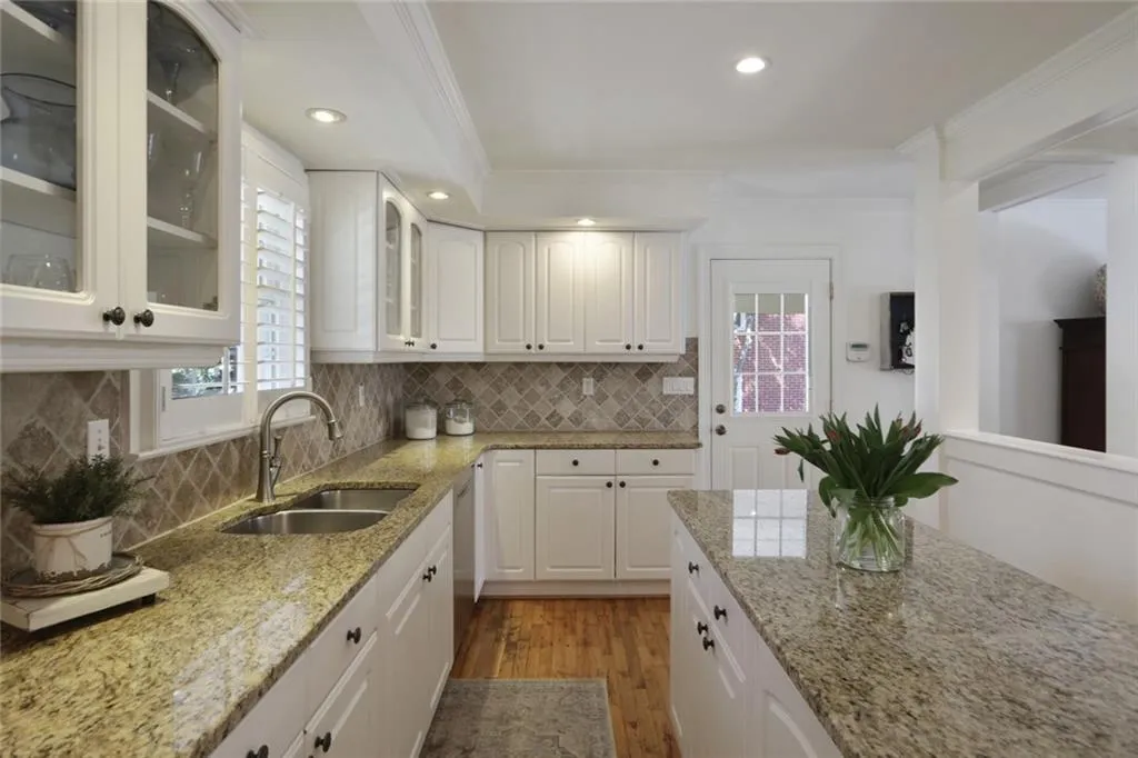 284 Elden Drive, Sandy Springs, Georgia 30342, 5 Bedrooms Bedrooms, ,3 BathroomsBathrooms,Residential,Sold,284 Elden Drive,6867916