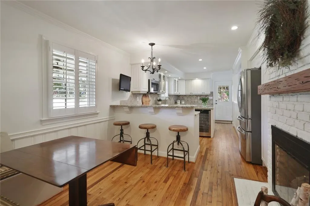 284 Elden Drive, Sandy Springs, Georgia 30342, 5 Bedrooms Bedrooms, ,3 BathroomsBathrooms,Residential,Sold,284 Elden Drive,6867916