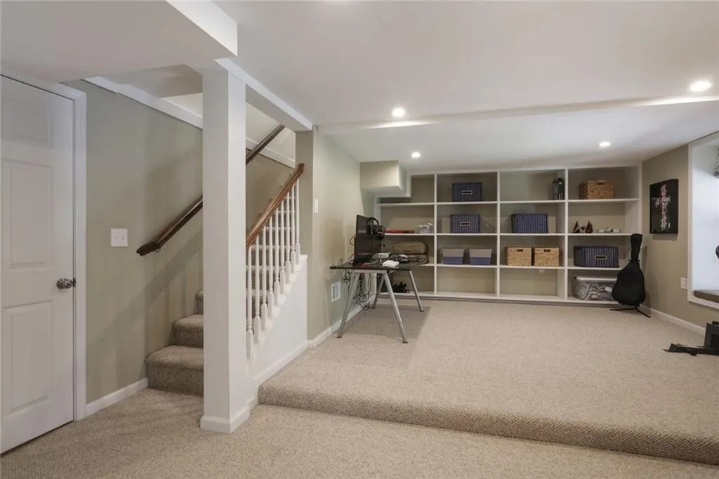 284 Elden Drive, Sandy Springs, Georgia 30342, 5 Bedrooms Bedrooms, ,3 BathroomsBathrooms,Residential,Sold,284 Elden Drive,6867916