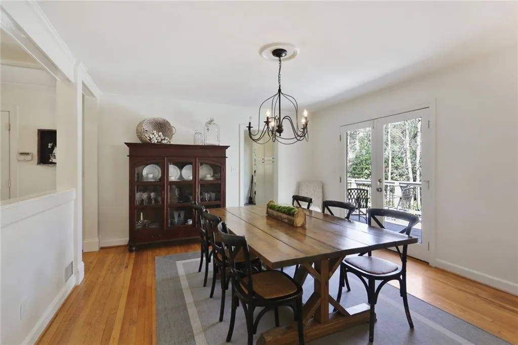 284 Elden Drive, Sandy Springs, Georgia 30342, 5 Bedrooms Bedrooms, ,3 BathroomsBathrooms,Residential,Sold,284 Elden Drive,6867916