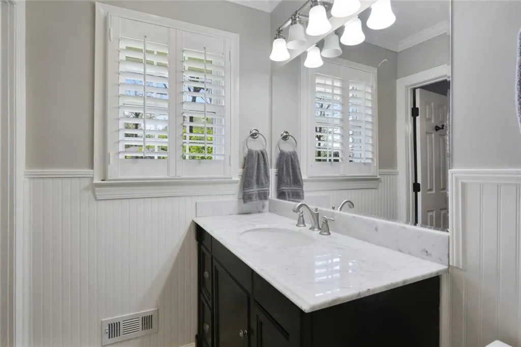 284 Elden Drive, Sandy Springs, Georgia 30342, 5 Bedrooms Bedrooms, ,3 BathroomsBathrooms,Residential,Sold,284 Elden Drive,6867916