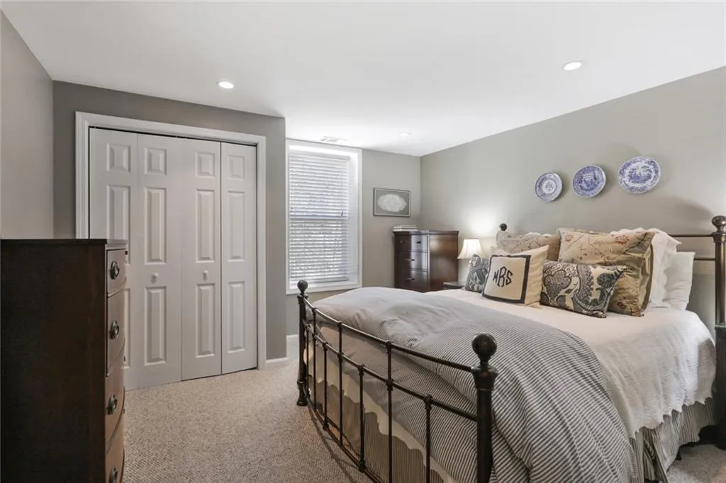 284 Elden Drive, Sandy Springs, Georgia 30342, 5 Bedrooms Bedrooms, ,3 BathroomsBathrooms,Residential,Sold,284 Elden Drive,6867916