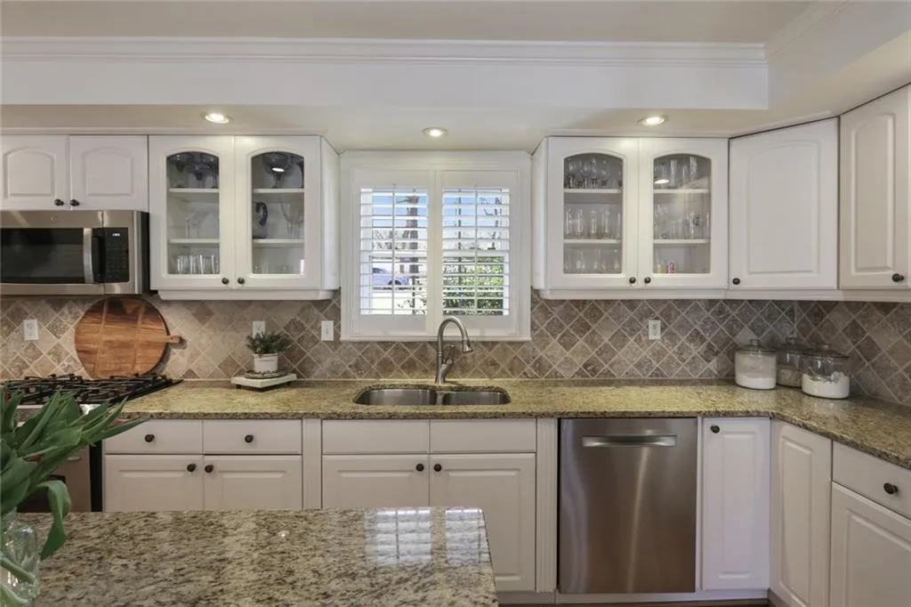 284 Elden Drive, Sandy Springs, Georgia 30342, 5 Bedrooms Bedrooms, ,3 BathroomsBathrooms,Residential,Sold,284 Elden Drive,6867916