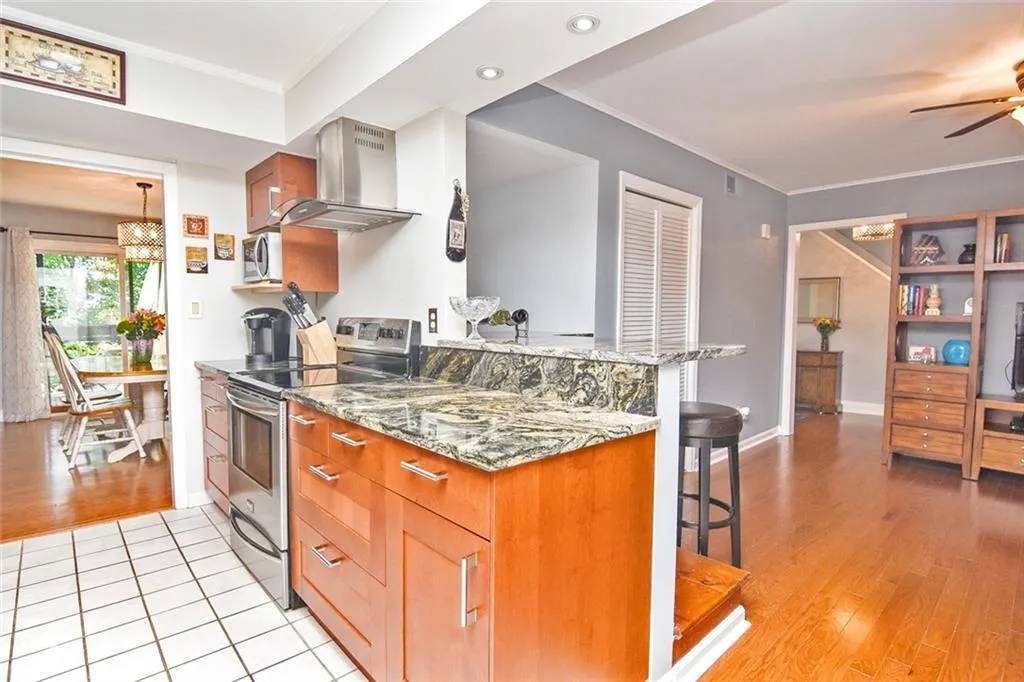 73 Forrest Place, Atlanta, Georgia 30328, 3 Bedrooms Bedrooms, ,2 BathroomsBathrooms,Residential,Sold,73 Forrest Place,6570076