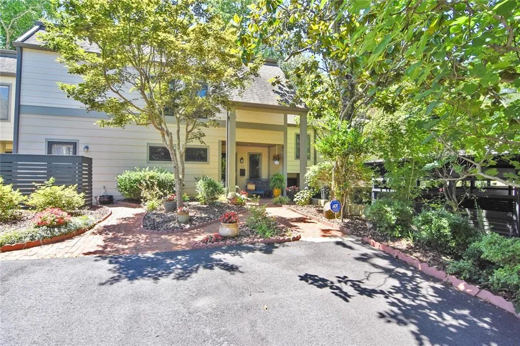 73 Forrest Place, Atlanta, Georgia 30328, 3 Bedrooms Bedrooms, ,2 BathroomsBathrooms,Residential,Sold,73 Forrest Place,6570076