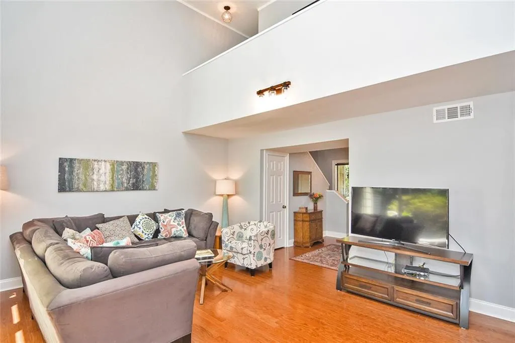 73 Forrest Place, Atlanta, Georgia 30328, 3 Bedrooms Bedrooms, ,2 BathroomsBathrooms,Residential,Sold,73 Forrest Place,6570076