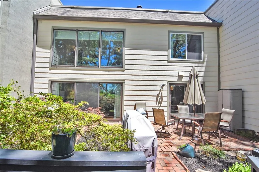 73 Forrest Place, Atlanta, Georgia 30328, 3 Bedrooms Bedrooms, ,2 BathroomsBathrooms,Residential,Sold,73 Forrest Place,6570076