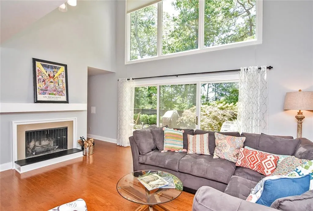 73 Forrest Place, Atlanta, Georgia 30328, 3 Bedrooms Bedrooms, ,2 BathroomsBathrooms,Residential,Sold,73 Forrest Place,6570076