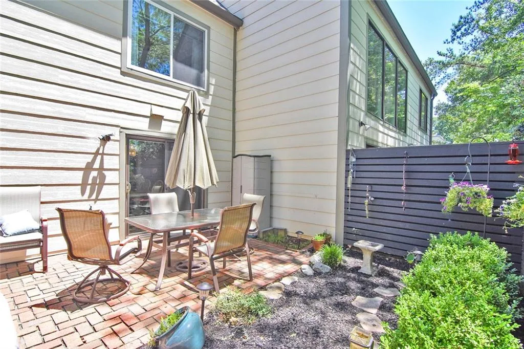 73 Forrest Place, Atlanta, Georgia 30328, 3 Bedrooms Bedrooms, ,2 BathroomsBathrooms,Residential,Sold,73 Forrest Place,6570076
