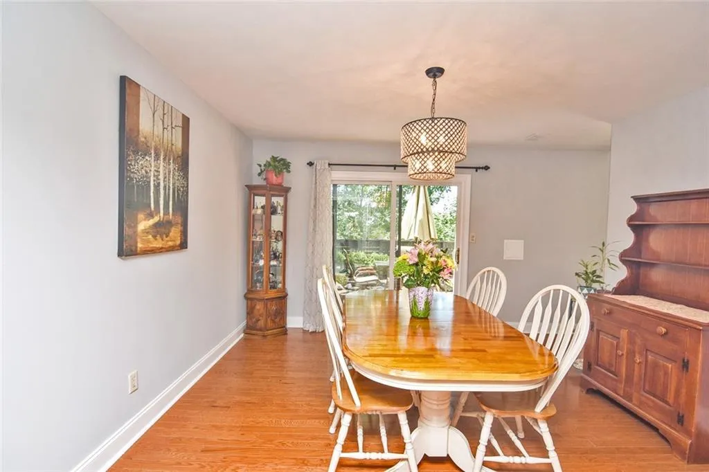 73 Forrest Place, Atlanta, Georgia 30328, 3 Bedrooms Bedrooms, ,2 BathroomsBathrooms,Residential,Sold,73 Forrest Place,6570076
