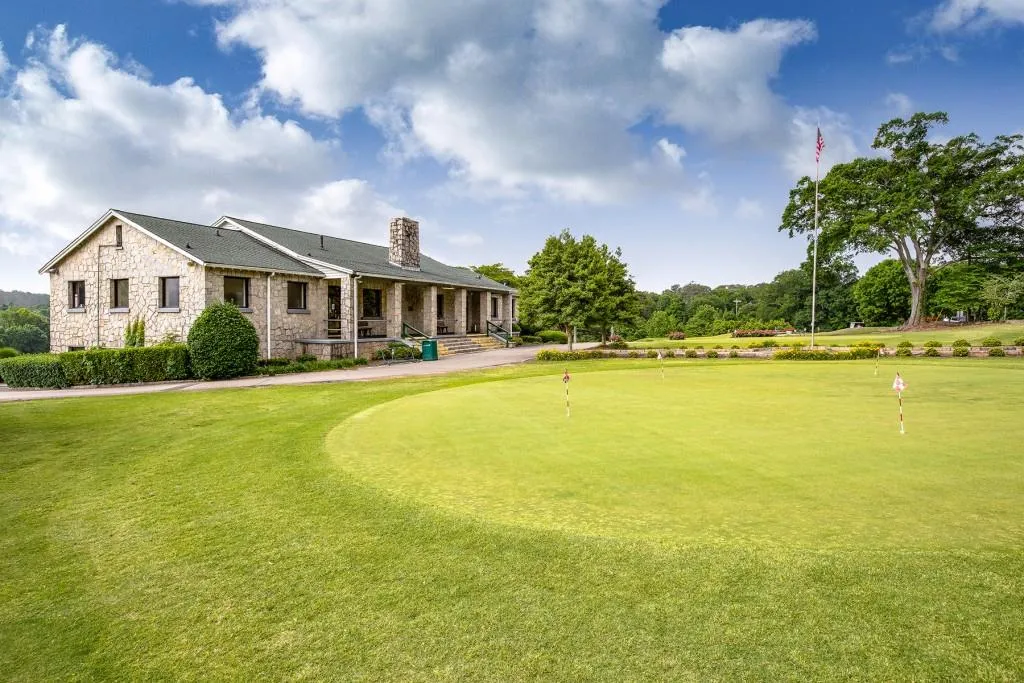 101 Mount Paran Road Ne, Atlanta, Georgia 30342, 4 Bedrooms Bedrooms, ,3 BathroomsBathrooms,Residential,Sold,101 Mount Paran Road Ne,7162763