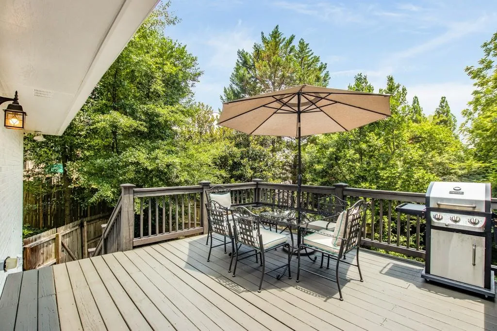 101 Mount Paran Road Ne, Atlanta, Georgia 30342, 4 Bedrooms Bedrooms, ,3 BathroomsBathrooms,Residential,Sold,101 Mount Paran Road Ne,7162763