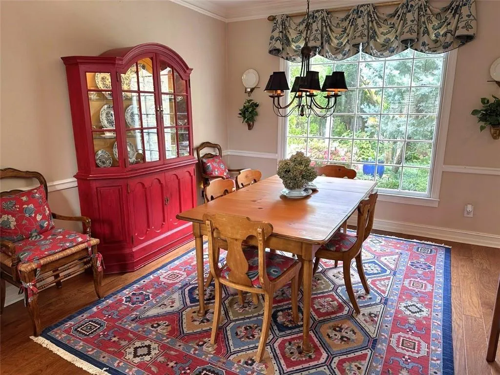 300 Spalding Gates Court, Atlanta, Georgia 30328, 3 Bedrooms Bedrooms, ,2 BathroomsBathrooms,Residential,Sold,300 Spalding Gates Court,7466281