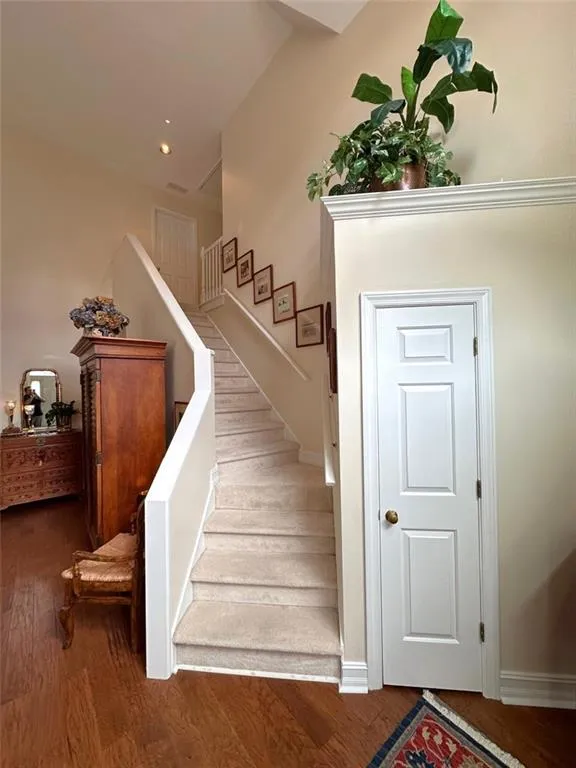 300 Spalding Gates Court, Atlanta, Georgia 30328, 3 Bedrooms Bedrooms, ,2 BathroomsBathrooms,Residential,Sold,300 Spalding Gates Court,7466281