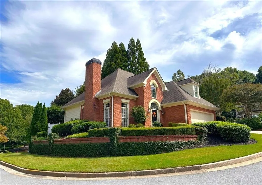300 Spalding Gates Court, Atlanta, Georgia 30328, 3 Bedrooms Bedrooms, ,2 BathroomsBathrooms,Residential,Sold,300 Spalding Gates Court,7466281