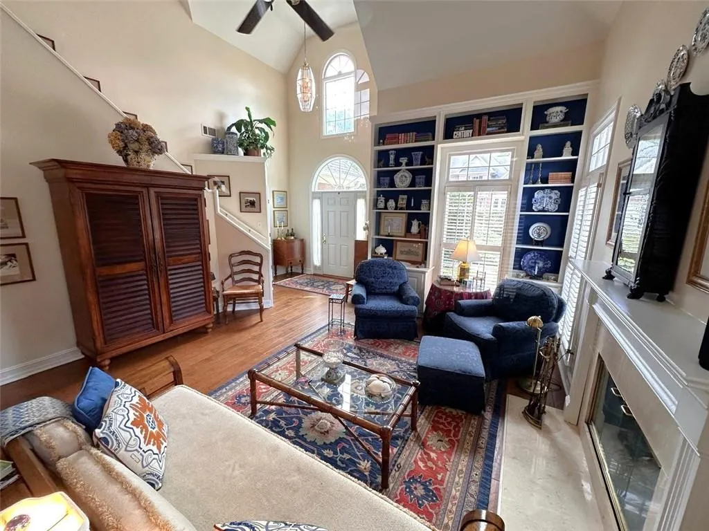 300 Spalding Gates Court, Atlanta, Georgia 30328, 3 Bedrooms Bedrooms, ,2 BathroomsBathrooms,Residential,Sold,300 Spalding Gates Court,7466281