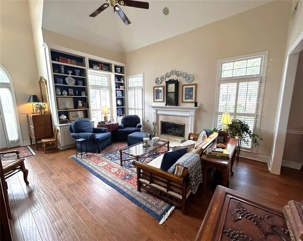 300 Spalding Gates Court, Atlanta, Georgia 30328, 3 Bedrooms Bedrooms, ,2 BathroomsBathrooms,Residential,Sold,300 Spalding Gates Court,7466281