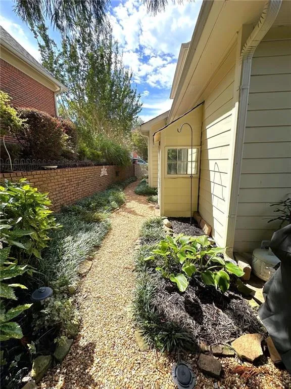 300 Spalding Gates Court, Atlanta, Georgia 30328, 3 Bedrooms Bedrooms, ,2 BathroomsBathrooms,Residential,Sold,300 Spalding Gates Court,7466281