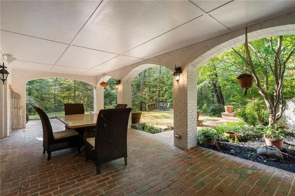 Perfect set up on the terrace level.