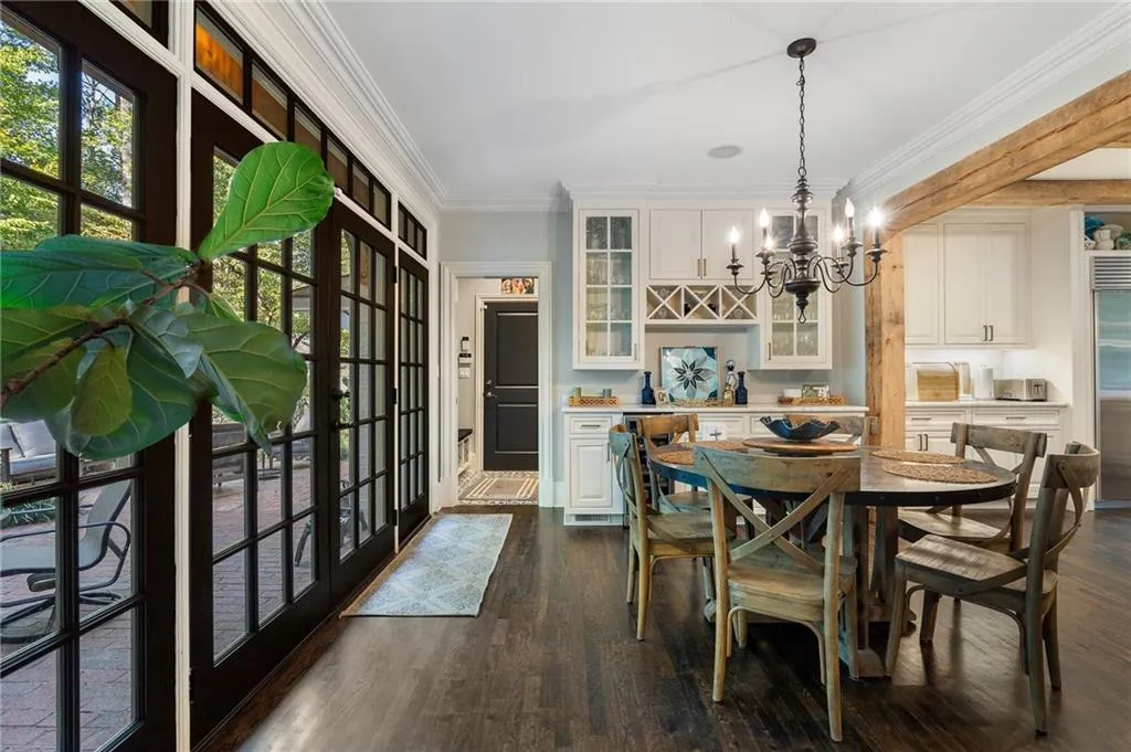 Walk out to the patio, grill and green egg.