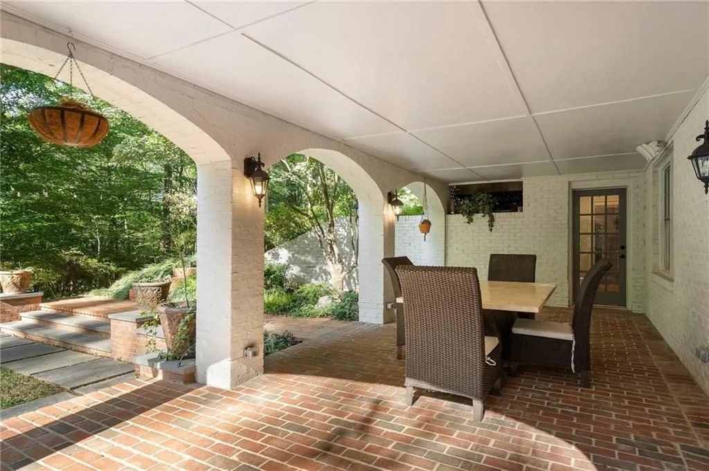 5735 Winterthur Lane, Atlanta, Georgia 30328, 5 Bedrooms Bedrooms, ,6 BathroomsBathrooms,Residential,Sold,5735 Winterthur Lane,7512878