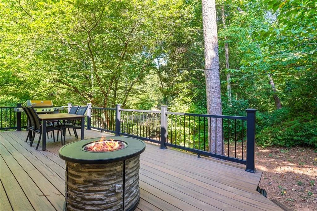 300 Fountain Oaks Lane, Atlanta, Georgia 30342, 4 Bedrooms Bedrooms, ,4 BathroomsBathrooms,Residential,Sold,300 Fountain Oaks Lane,7410009