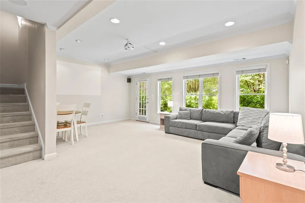 300 Fountain Oaks Lane, Atlanta, Georgia 30342, 4 Bedrooms Bedrooms, ,4 BathroomsBathrooms,Residential,Sold,300 Fountain Oaks Lane,7410009