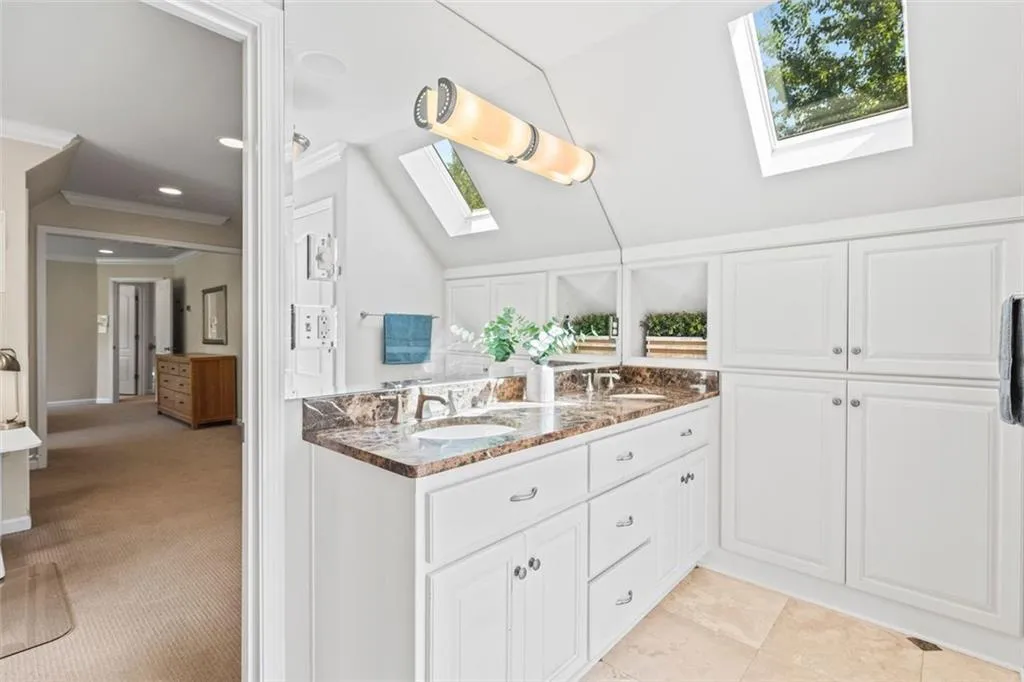 300 Fountain Oaks Lane, Atlanta, Georgia 30342, 4 Bedrooms Bedrooms, ,4 BathroomsBathrooms,Residential,Sold,300 Fountain Oaks Lane,7410009