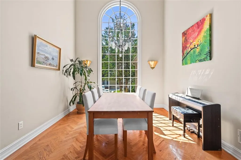 300 Fountain Oaks Lane, Atlanta, Georgia 30342, 4 Bedrooms Bedrooms, ,4 BathroomsBathrooms,Residential,Sold,300 Fountain Oaks Lane,7410009