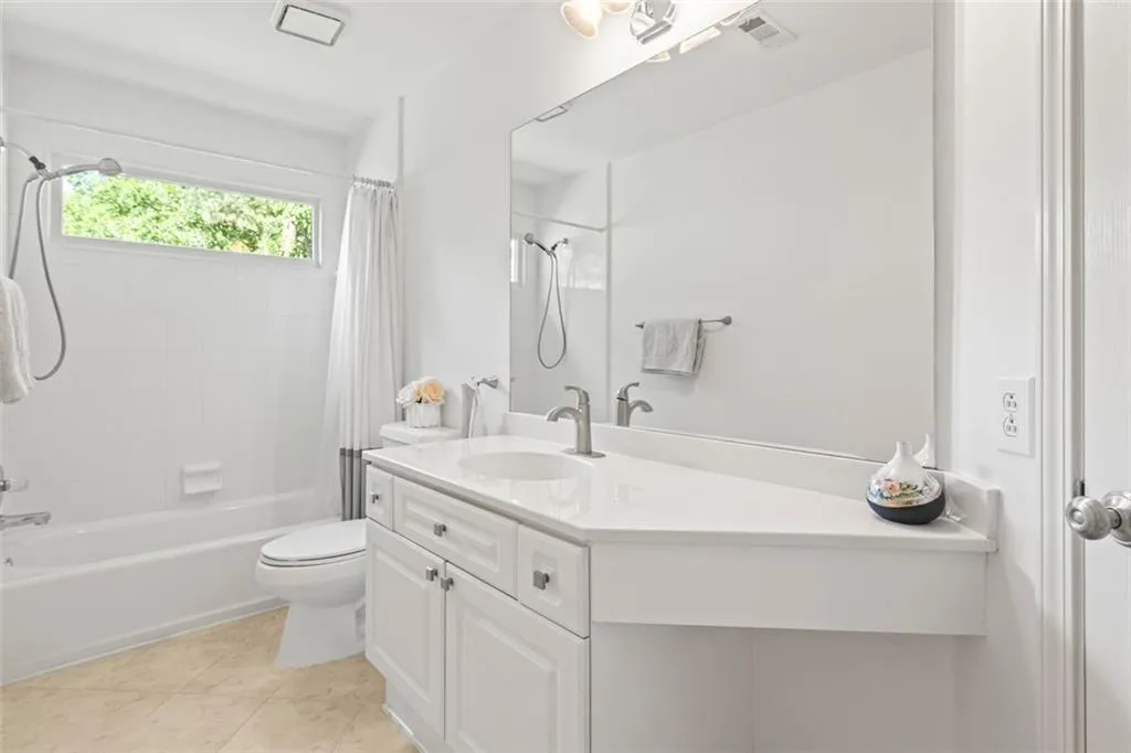 300 Fountain Oaks Lane, Atlanta, Georgia 30342, 4 Bedrooms Bedrooms, ,4 BathroomsBathrooms,Residential,Sold,300 Fountain Oaks Lane,7410009