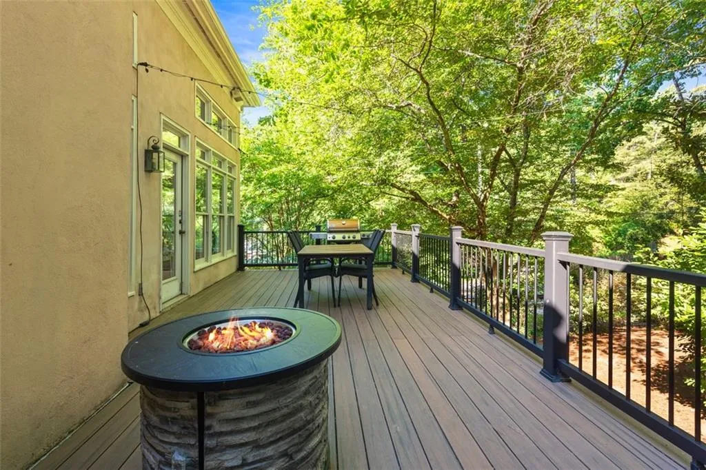 300 Fountain Oaks Lane, Atlanta, Georgia 30342, 4 Bedrooms Bedrooms, ,4 BathroomsBathrooms,Residential,Sold,300 Fountain Oaks Lane,7410009