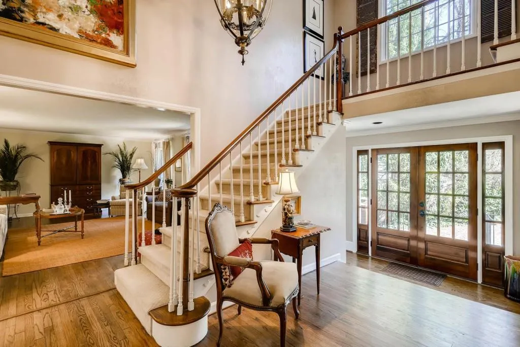 6275 Old Hickory Point, Sandy Springs, Georgia 30328, 5 Bedrooms Bedrooms, ,4 BathroomsBathrooms,Residential,Sold,6275 Old Hickory Point,5819928