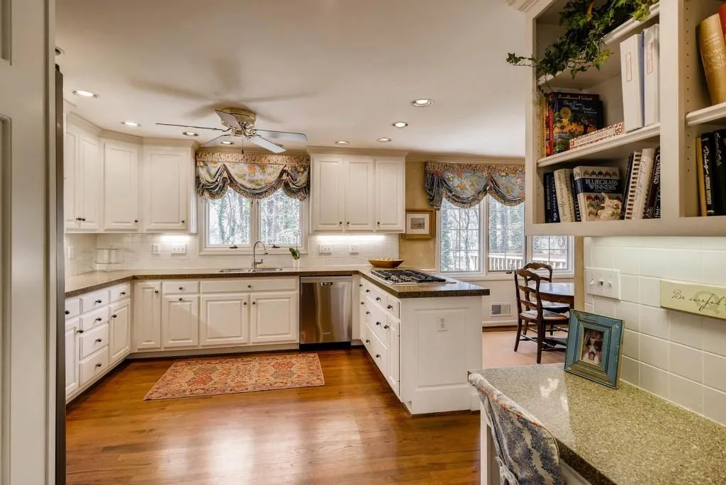 6275 Old Hickory Point, Sandy Springs, Georgia 30328, 5 Bedrooms Bedrooms, ,4 BathroomsBathrooms,Residential,Sold,6275 Old Hickory Point,5819928
