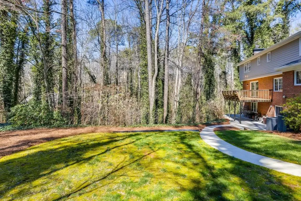 6275 Old Hickory Point, Sandy Springs, Georgia 30328, 5 Bedrooms Bedrooms, ,4 BathroomsBathrooms,Residential,Sold,6275 Old Hickory Point,5819928
