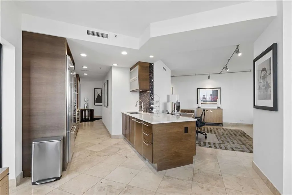 2660 Peachtree Road Nw Unit 39d, Atlanta, Georgia 30305, 1 Bedroom Bedrooms, 0 ,1 BathroomBathrooms,Residential,For Sale,2660 Peachtree Road Nw Unit 39d,7759961