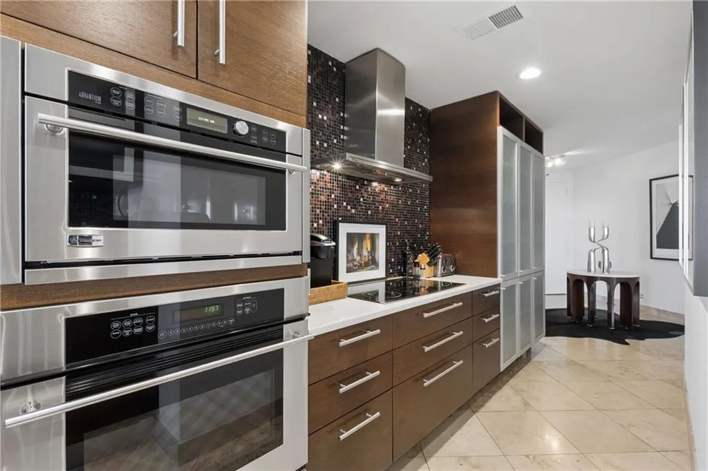 2660 Peachtree Road Nw Unit 39d, Atlanta, Georgia 30305, 1 Bedroom Bedrooms, 0 ,1 BathroomBathrooms,Residential,For Sale,2660 Peachtree Road Nw Unit 39d,7759961