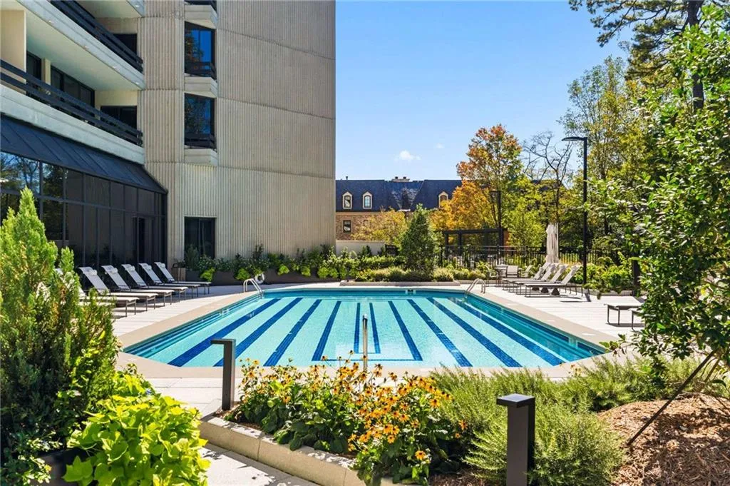 2660 Peachtree Road Nw Unit 39d, Atlanta, Georgia 30305, 1 Bedroom Bedrooms, 0 ,1 BathroomBathrooms,Residential,For Sale,2660 Peachtree Road Nw Unit 39d,7759961