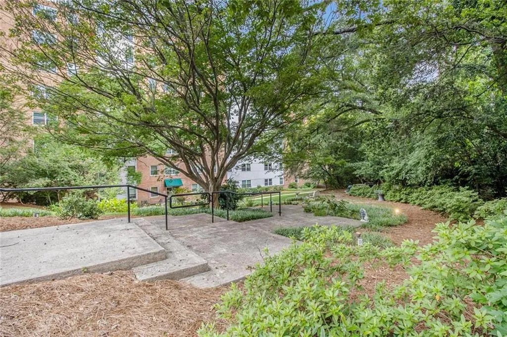 2965 Pharr Court South Northwest Nw Unit 714, Atlanta, Georgia 30305, 2 Bedrooms Bedrooms, ,2 BathroomsBathrooms,Residential,For Sale,2965 Pharr Court South Northwest Nw Unit 714,7594003