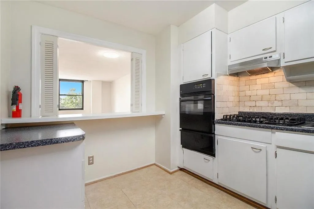 2965 Pharr Court South Northwest Nw Unit 714, Atlanta, Georgia 30305, 2 Bedrooms Bedrooms, ,2 BathroomsBathrooms,Residential,For Sale,2965 Pharr Court South Northwest Nw Unit 714,7594003