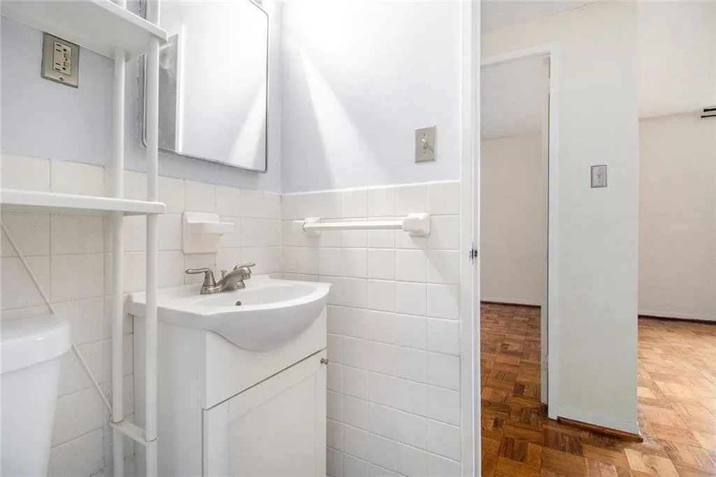 2965 Pharr Court South Northwest Nw Unit 714, Atlanta, Georgia 30305, 2 Bedrooms Bedrooms, ,2 BathroomsBathrooms,Residential,For Sale,2965 Pharr Court South Northwest Nw Unit 714,7594003